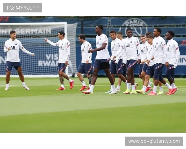 巴黎圣日耳曼开始针对性训练,静候洲际杯决赛对手产生 巴黎圣日耳曼开始针对性训练,静候洲际杯决赛对手产生