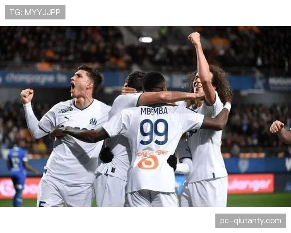 法甲保级混战，克莱蒙对阵洛里昂的六分战天气条件良好